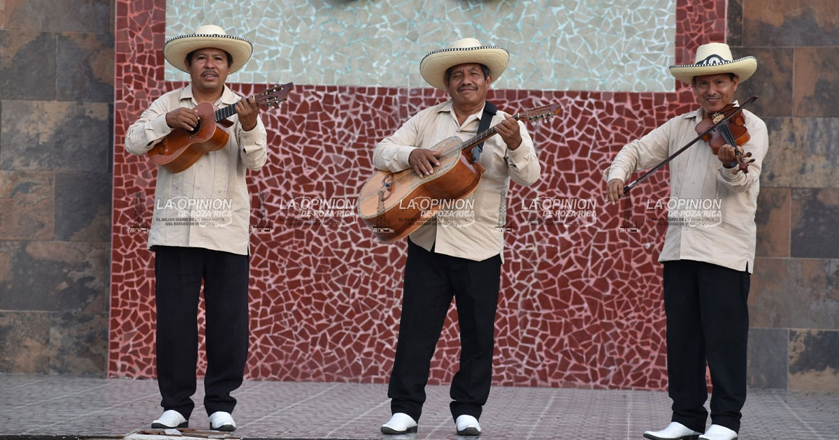 Invitan al festival de abril Los Azahares del Huapango Invitan al festival de abril Los Azahares del Huapango
