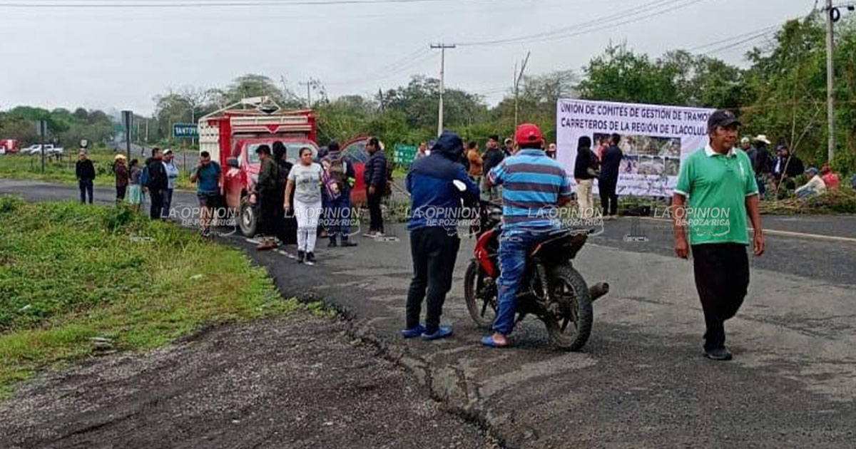 Comunidades indígenas bloquean carretera federal