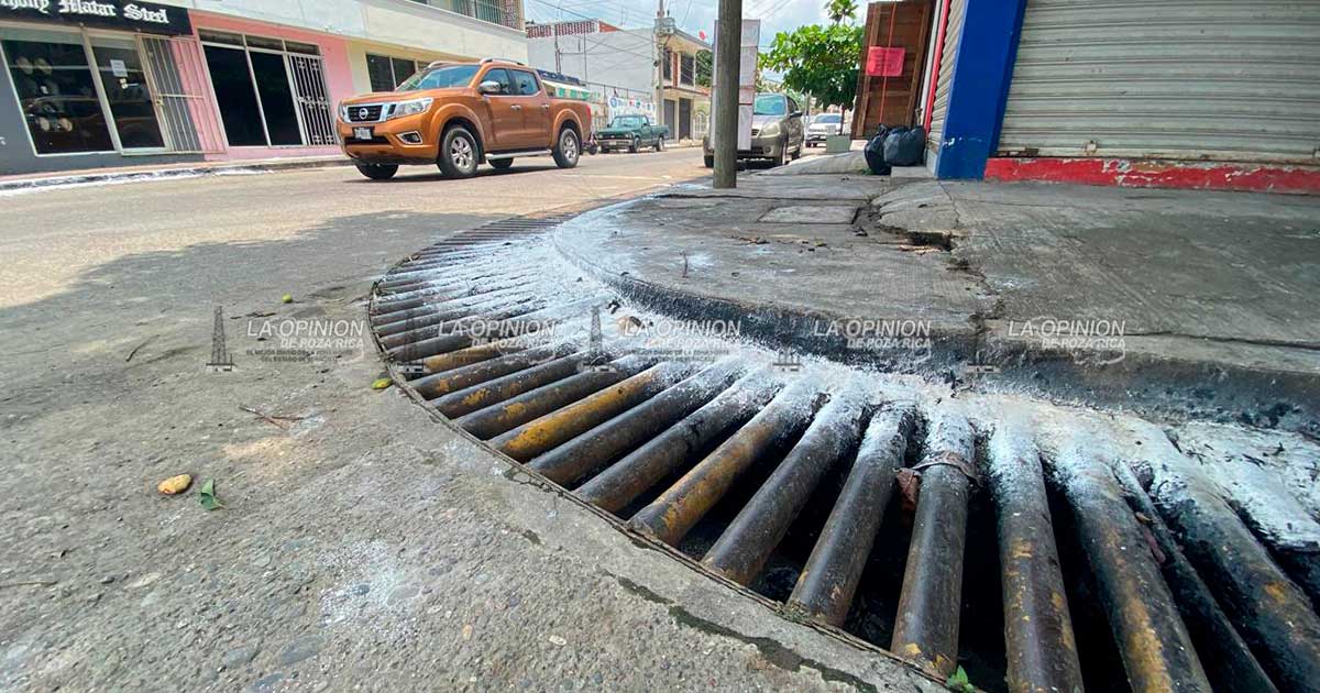 Aplica Pemex “mejoralito” en calles contaminadas con chapo Aplica Pemex “mejoralito” en calles contaminadas con chapo