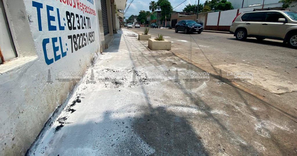 Aplica Pemex “mejoralito” en calles contaminadas con chapo Aplica Pemex “mejoralito” en calles contaminadas con chapo