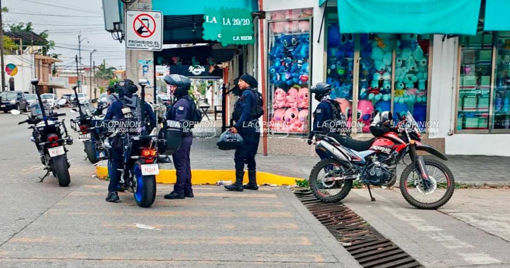 CORRIÓ AL VER POLICÍAS CORRIÓ AL VER POLICÍAS