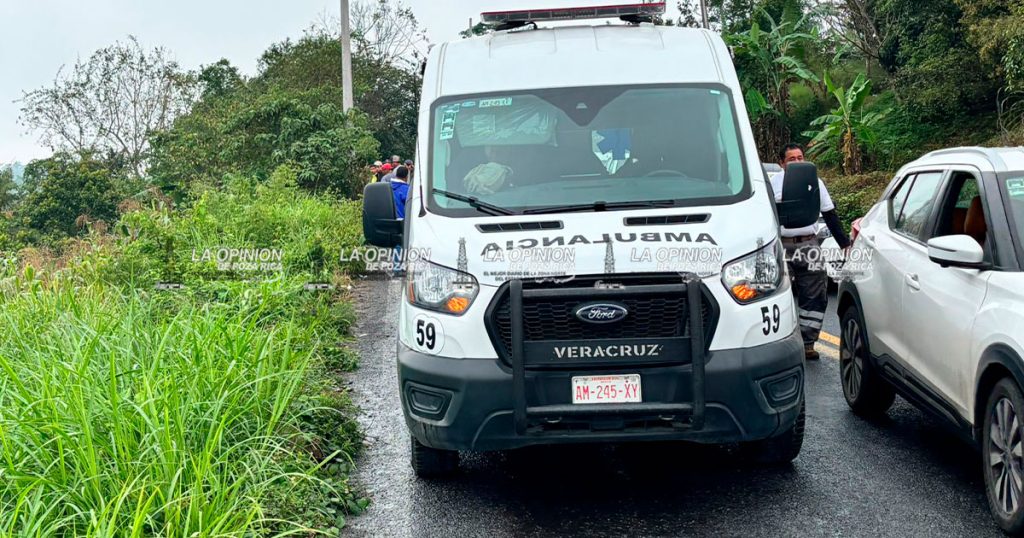 Diésel regado en carretera provoca tres accidentes Diésel regado en carretera provoca tres accidentes