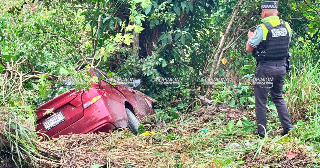 Diésel regado en carretera provoca tres accidentes Diésel regado en carretera provoca tres accidentes