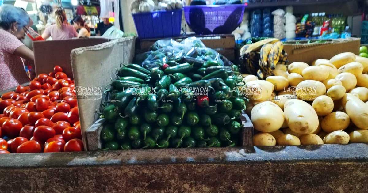 Se disparan precios de tomate, limón y chile en los mercados locales Se disparan precios de tomate, limón y chile en los mercados locales