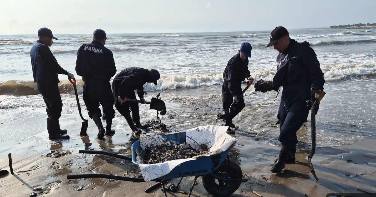 HARÁN ASFALTO CON CHAPO DERRAMADO