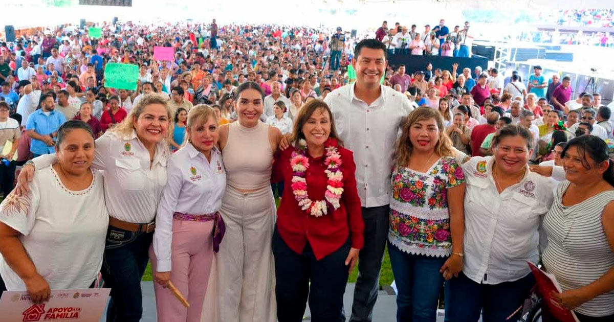 Gil Armando Méndez Grappin destaca entrega de apoyos durante visita de Rocío Nahle en San Rafael Gil Armando Méndez Grappin destaca entrega de apoyos durante visita de Rocío Nahle en San Rafael