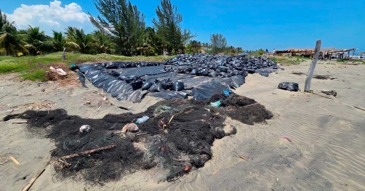 Orden judicial obliga a detener el derrame