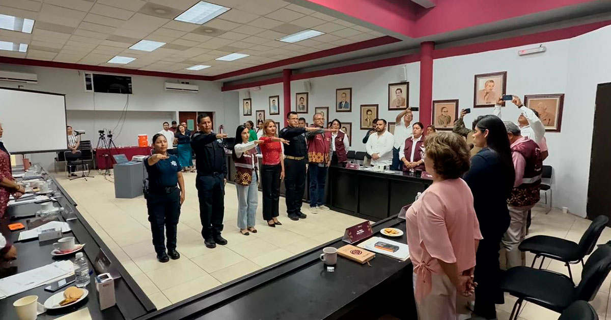 Cabildo toma protesta a Comisión de Honor y Justicia de la Policía Municipal Cabildo toma protesta a Comisión de Honor y Justicia de la Policía Municipal
