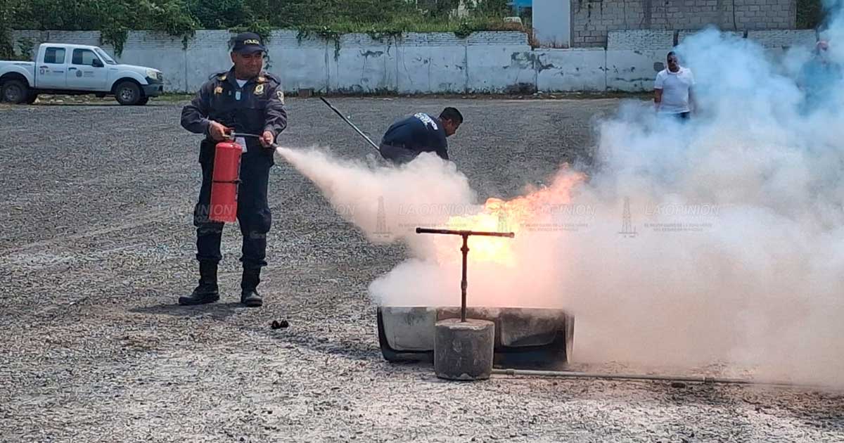 APRENDEN USO DE EXTINTORES APRENDEN USO DE EXTINTORES
