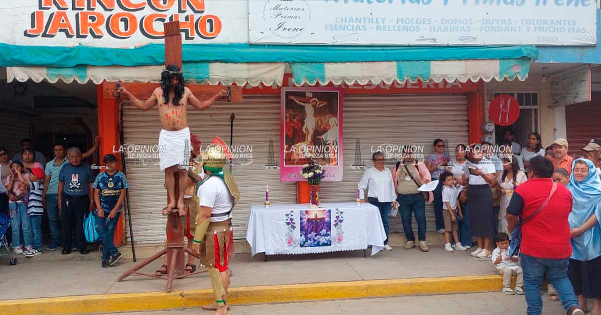 Cientos de fieles rememoran Pasión y Muerte de Jesucristo Cientos de fieles rememoran Pasión y Muerte de Jesucristo