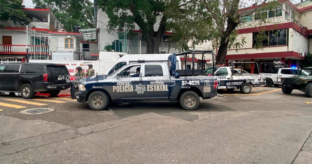 Recorre funcionario estatal instalaciones del CERESO Poza Rica Recorre funcionario estatal instalaciones del CERESO Poza Rica