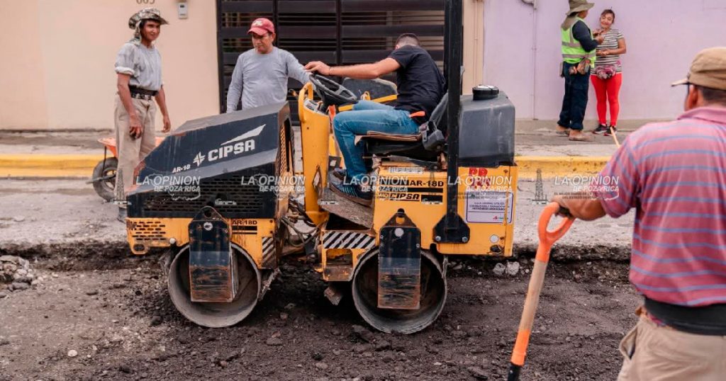 Avanza programa de bacheo en Poza Rica; atienden calles del primer cuadro