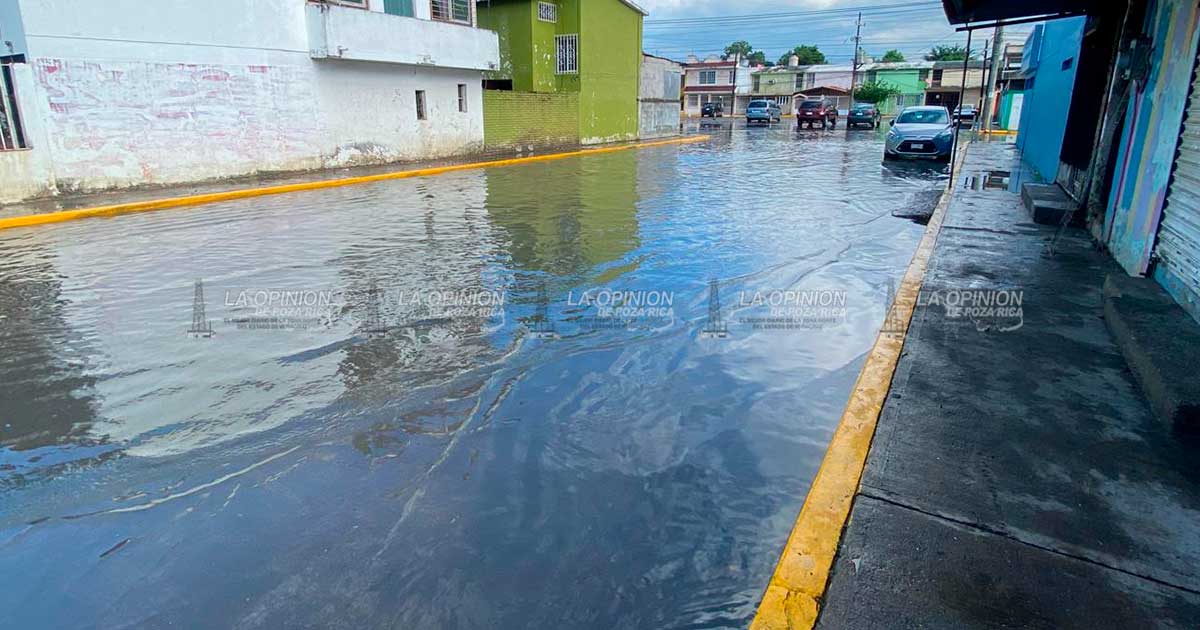 Tromba genera enorme laguna de aguas negras en Las Gaviotas