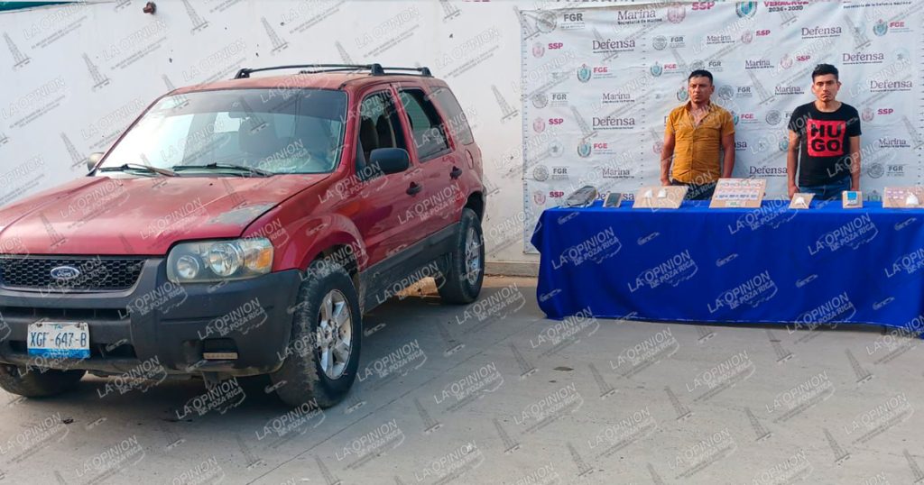 Detienen a 2 presuntos distribuidores de droga