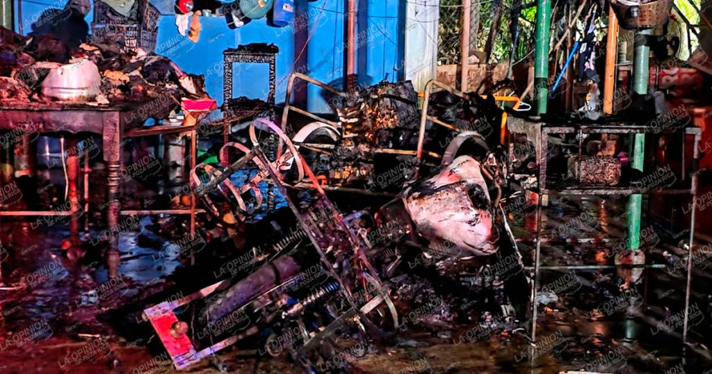 Incendio consume cochera