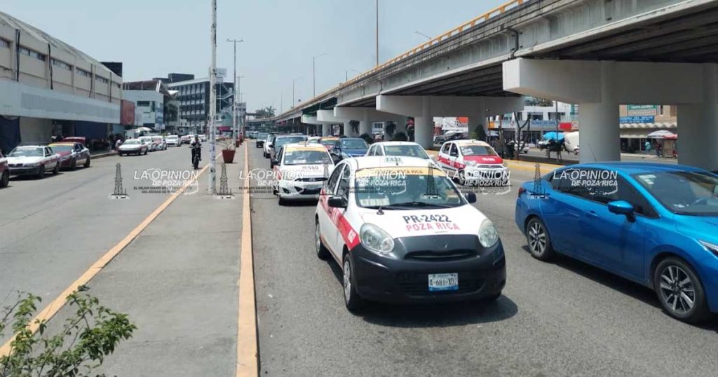 Implementan estrategias para fortalecer al sector comercial en Poza Rica y la región Implementan estrategias para fortalecer al sector comercial en Poza Rica y la región