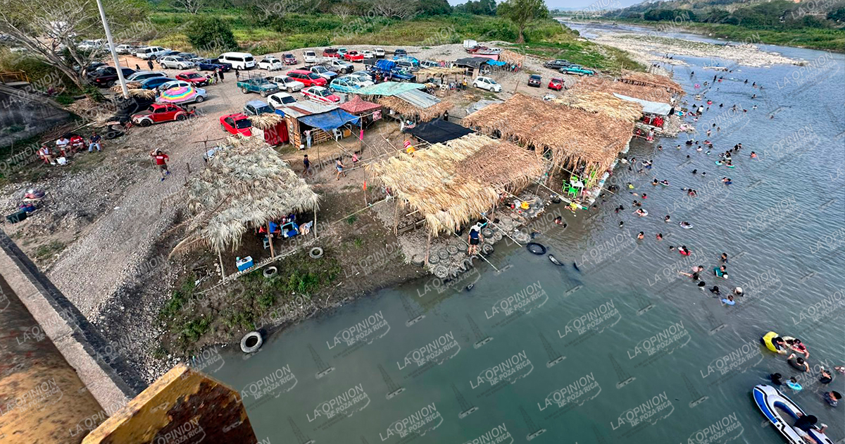 Palaperos de Zacate Colorado y Corralillos dan la bienvenida a turistas durante Semana Santa