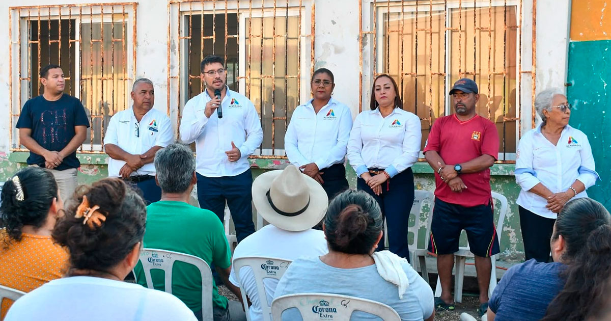 Alcalde de Alvarado aprieta a sus directores de área Alcalde de Alvarado aprieta a sus directores de área
