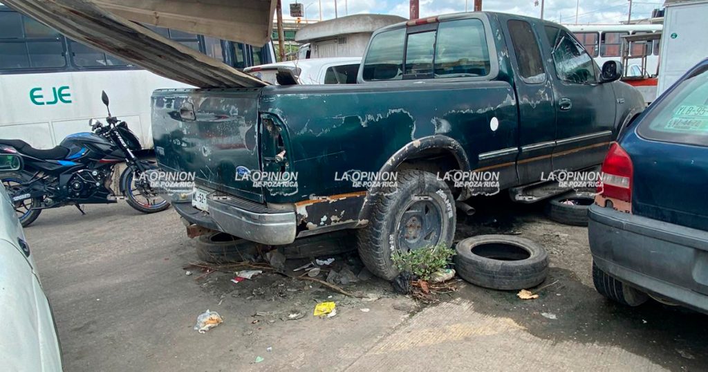 Cientos de llantas generan presencia de mosco en el parador Urbano Cientos de llantas generan presencia de mosco en el parador Urbano