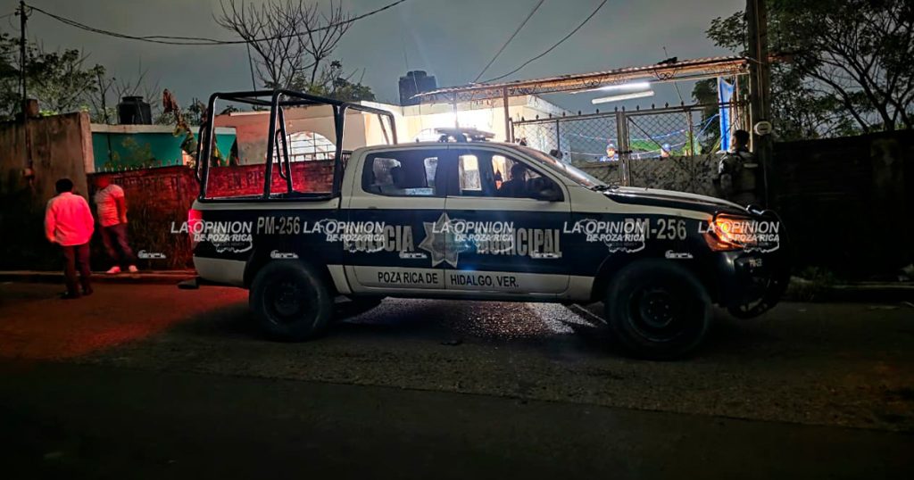 Menor sale por la puerta falsa Menor sale por la puerta falsa