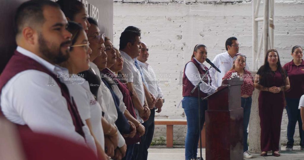 Páginas impresas acaparan atención de niñas y niños Páginas impresas acaparan atención de niñas y niños