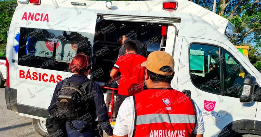 Motopatrulla contra camioneta; oficial de SSP resulta lesionado Motopatrulla contra camioneta; oficial de SSP resulta lesionado