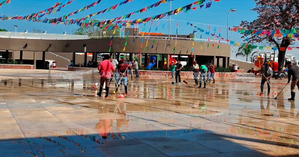Opacidad en obra de la plaza cívica Opacidad en obra de la plaza cívica