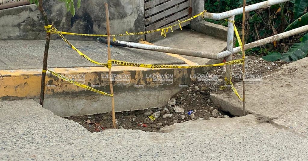 Puente vehicular registra daños en su estructura reportan vecinos Puente vehicular registra daños en su estructura reportan vecinos