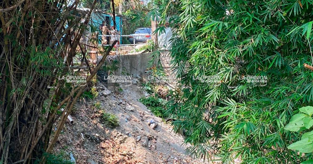 Con apoyo de Conagua piden reconstrucción de puente peatonal en Las Vegas Con apoyo de Conagua piden reconstrucción de puente peatonal en Las Vegas