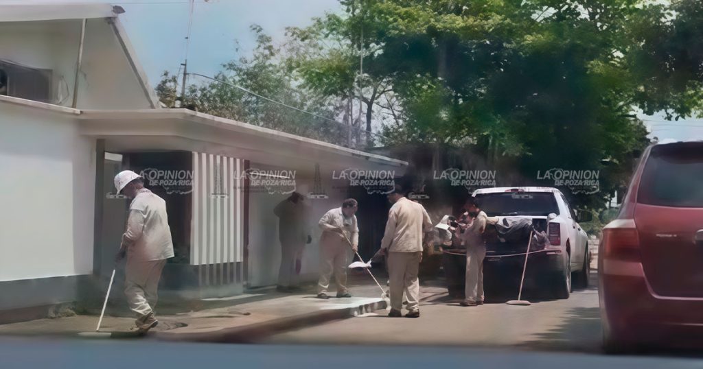 Aplica Pemex “mejoralito” en calles contaminadas con chapo Aplica Pemex “mejoralito” en calles contaminadas con chapo