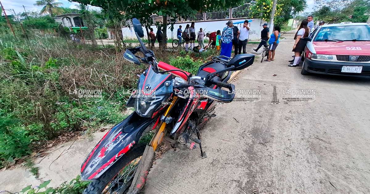 Accidente de motocicleta; dos estudiantes lesionados Accidente de motocicleta; dos estudiantes lesionados