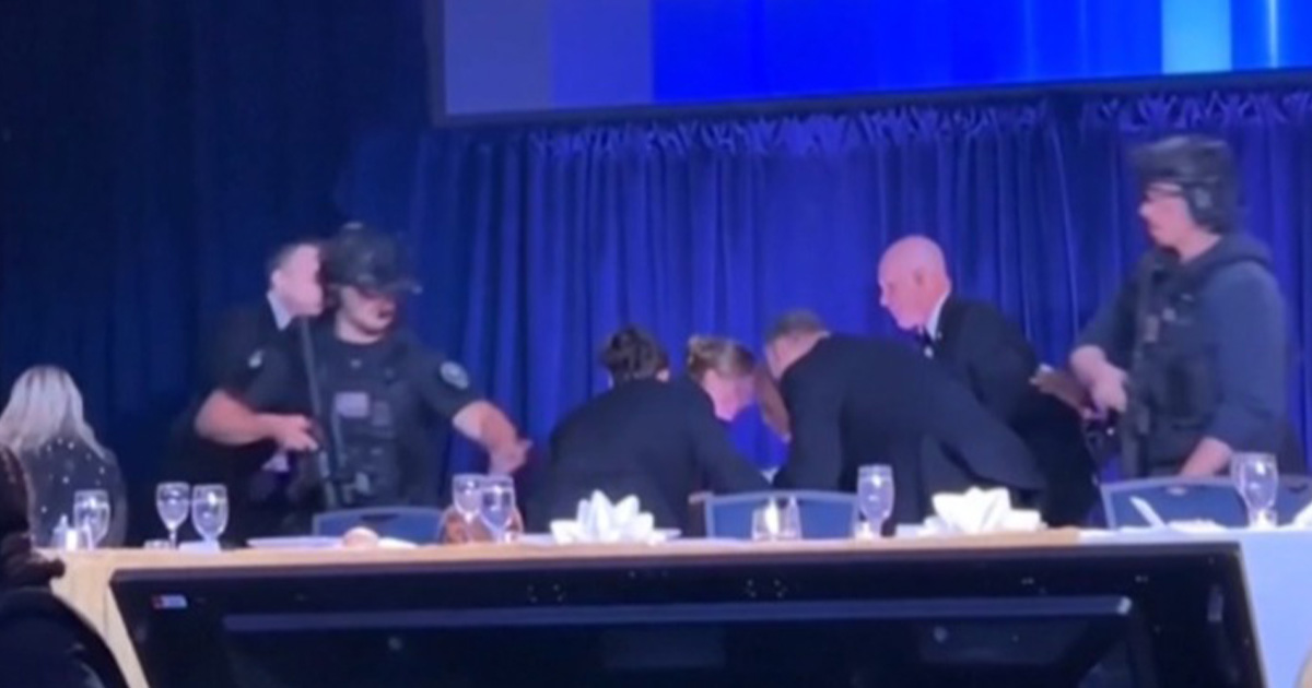 Atentado: Trump sale bajo resguardo Atentado: Trump sale bajo resguardo