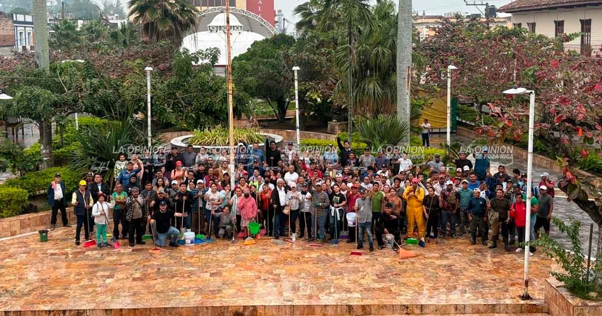 Destacan obras y servicios en 100 días