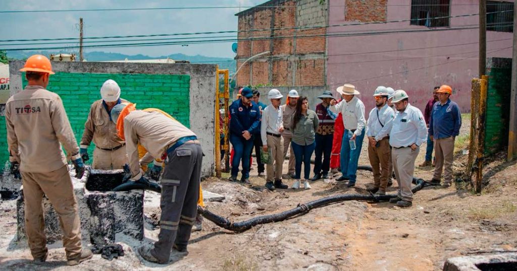 Gobierno de Poza Rica y Pemex trabajan en coordinación para atender emanaciones y mejorar el entorno urbano Gobierno de Poza Rica y Pemex trabajan en coordinación para atender emanaciones y mejorar el entorno urbando