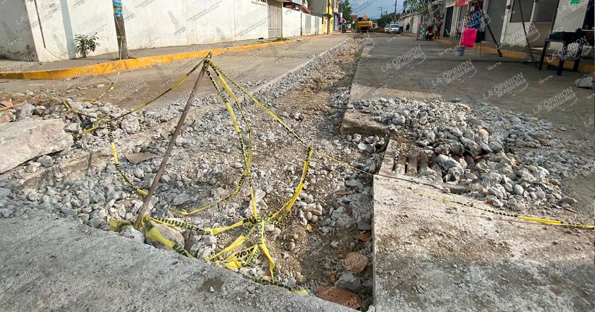 Continúa la reconstrucción de drenajes en colonias afectadas por la inundación