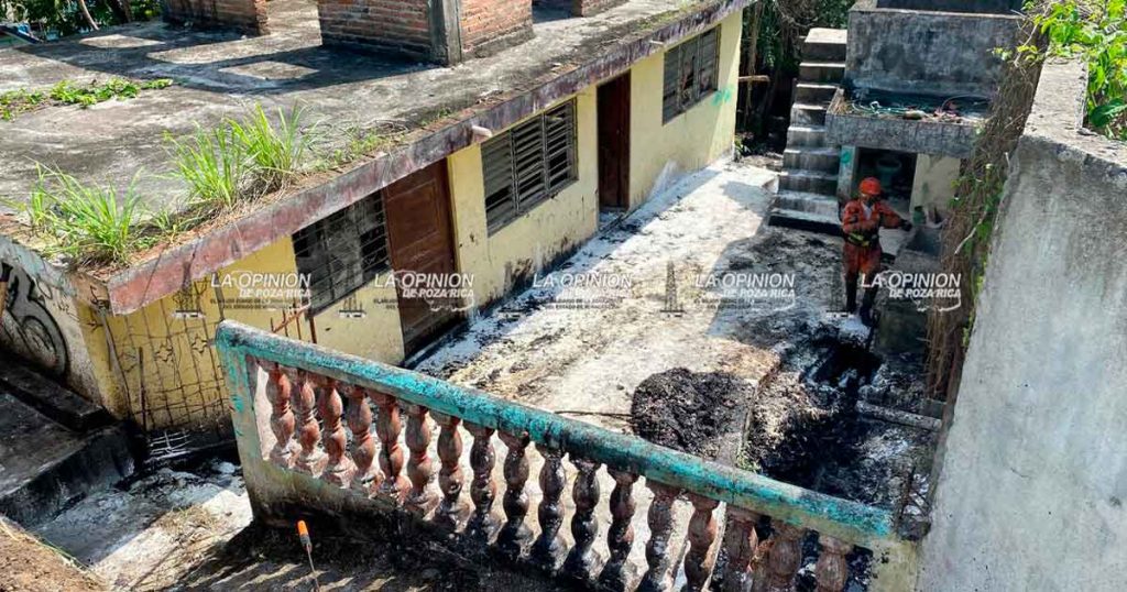 Limpieza de viviendas y cárcamos por brote de hidrocarburo Limpieza de viviendas y cárcamos por brote de hidrocarburo