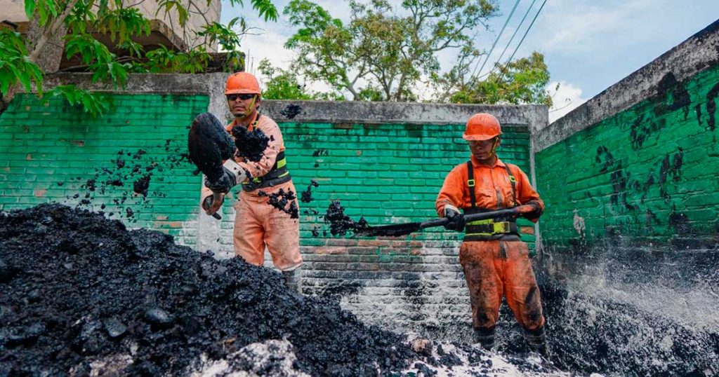 Gobierno de Poza Rica y Pemex trabajan en coordinación para atender emanaciones y mejorar el entorno urbano Gobierno de Poza Rica y Pemex trabajan en coordinación para atender emanaciones y mejorar el entorno urbando
