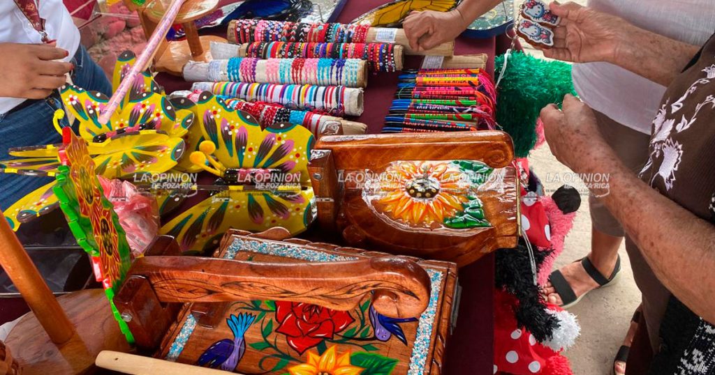 Instalan expo venta de artesanías de internos del CERESO