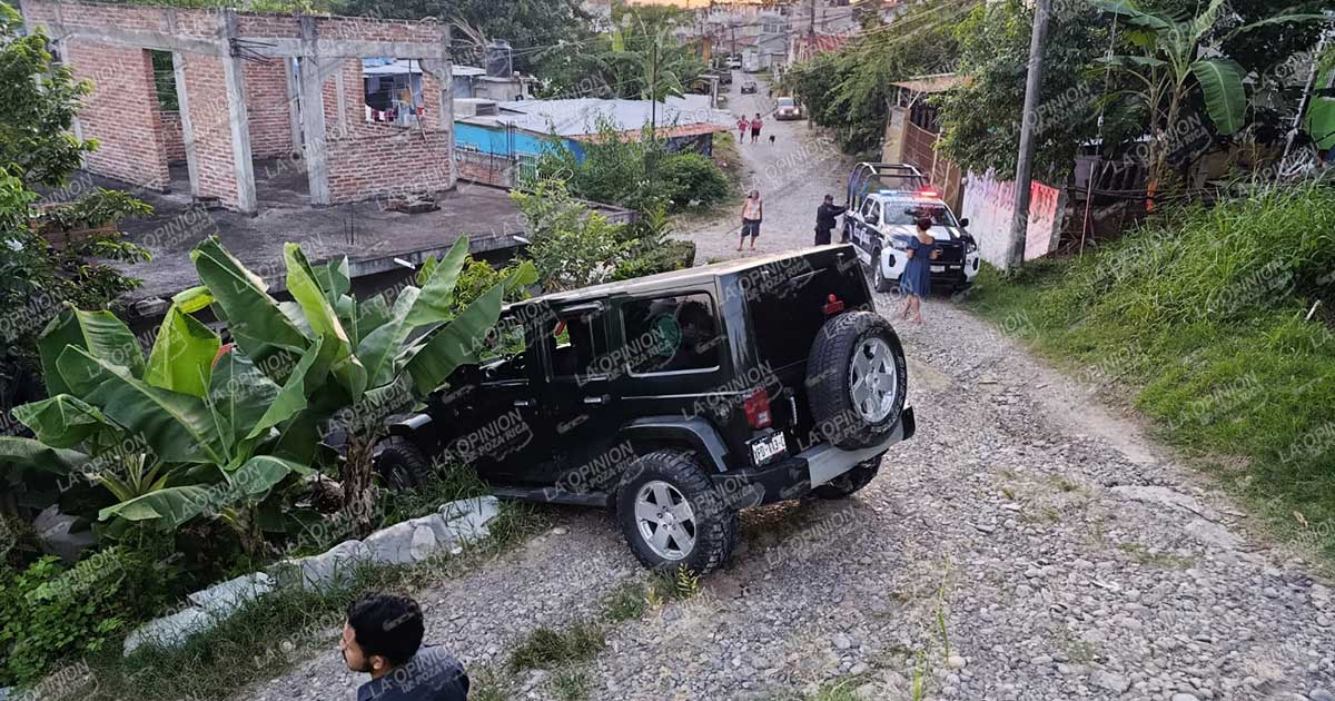 A punto de caer a una vivienda