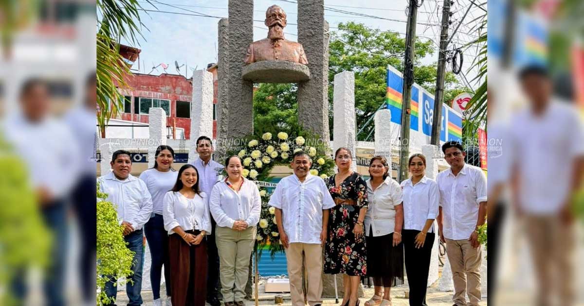 Conmemoran aniversario luctuoso de Carranza