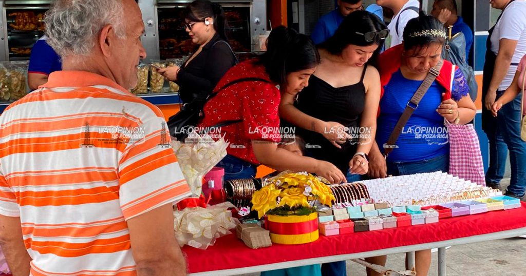 Intensa movilidad comercial previo al Día de las Madres