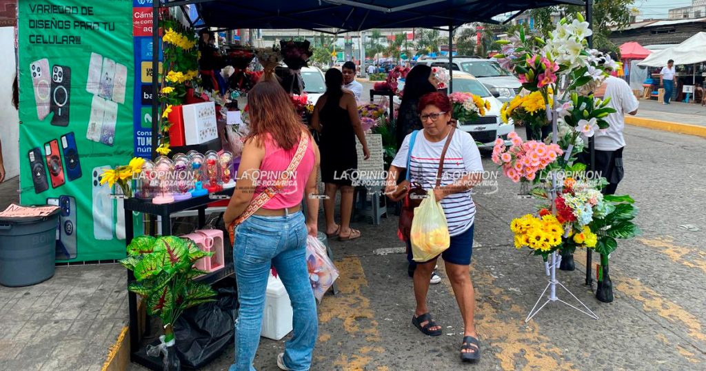 Intensa movilidad comercial previo al Día de las Madres