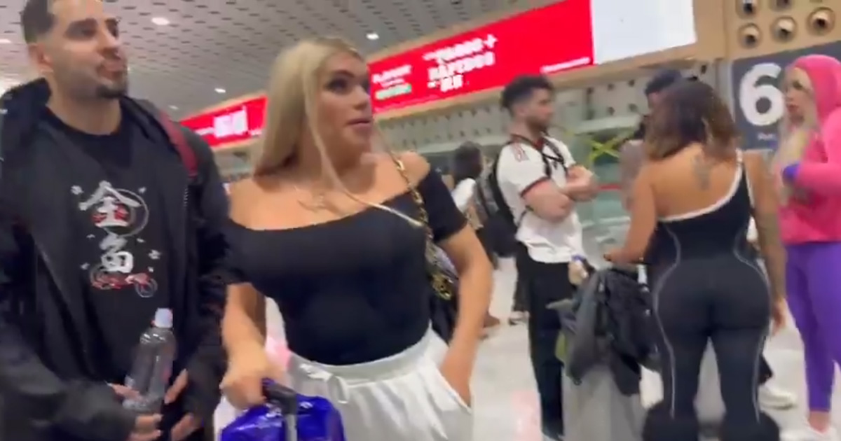 Vuelo con influencers a bordo regresa a CDMX por presunto daño en parabrisas Vuelo con influencers a bordo regresa a CDMX por presunto daño en parabrisas