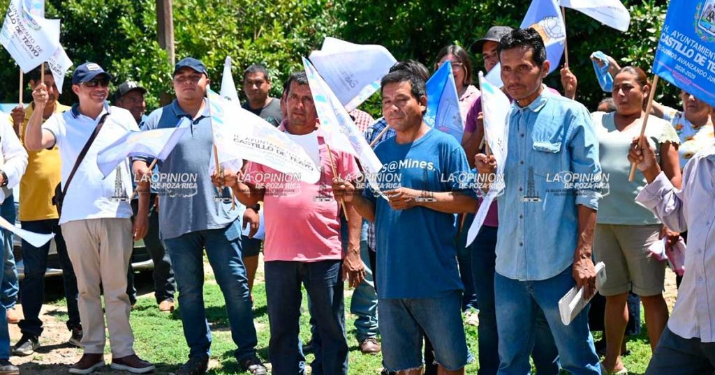 Inicia construcción de rampa de concreto en Paso del Arroyo Inicia construcción de rampa de concreto en Paso del Arroyo