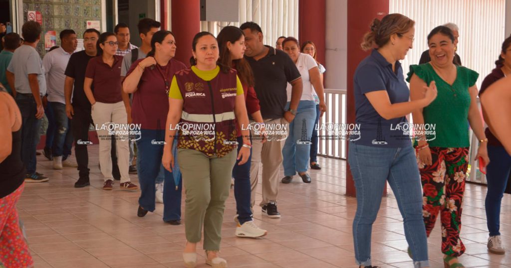 Evacuan a más de 200 trabajadores del Palacio Municipal