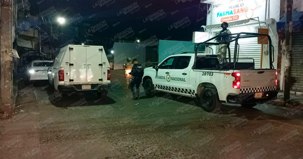 Atacan con explosivos sucursal de “El Jarocho”