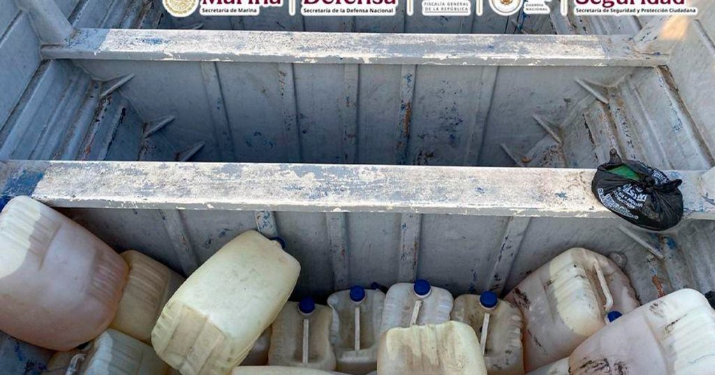Aseguran embarcación con cocaína en costas de Guerrero