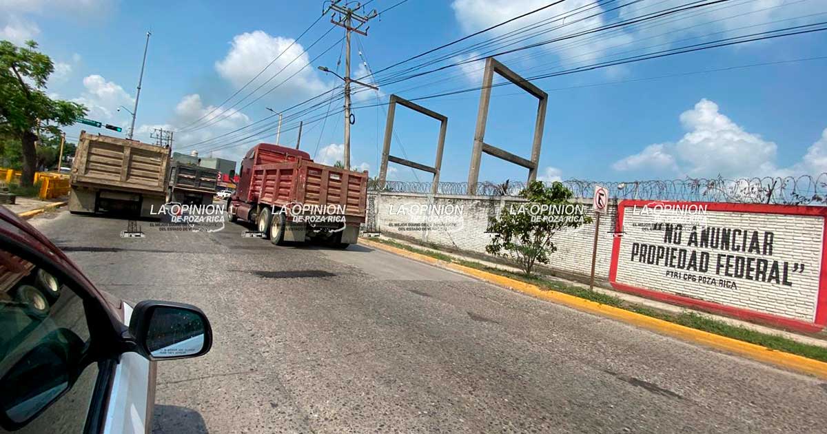 Por la planta de fertilizantes destrozan el bulevar González Ortega Por la planta de fertilizantes destrozan el bulevar González Ortega