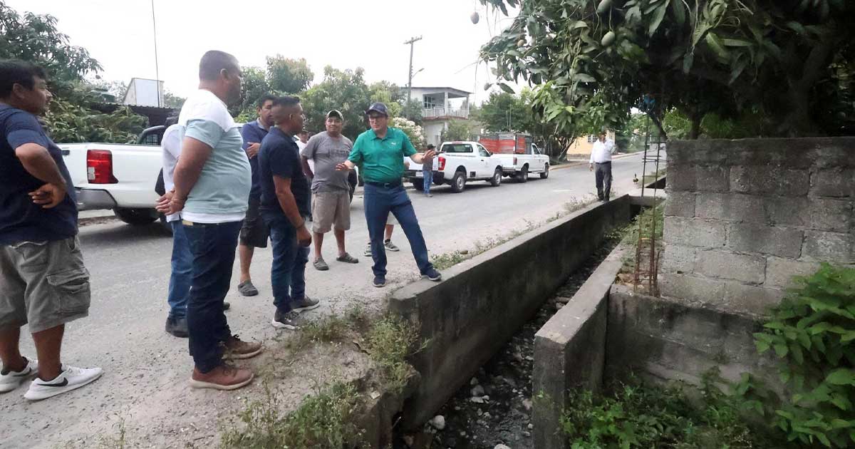 Gonzalo Flores, de cerca a comunidades