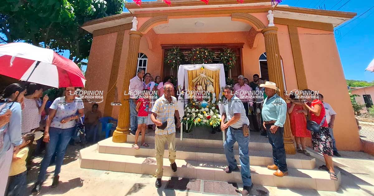 Fe y devoción en honor a la Santísima Trinidad Fe y devoción en honor a la Santísima Trinidad